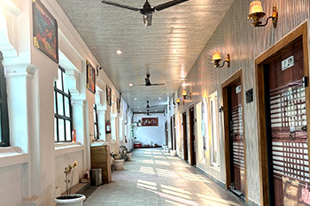 Hotel Ambassador Balcony