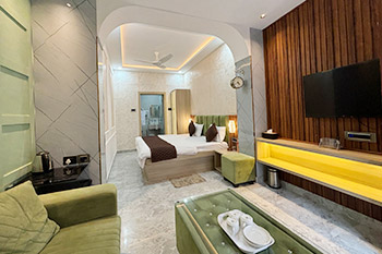 Hotel Ambassador Royal Room