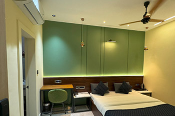Hotel Ambassador Imperial Room