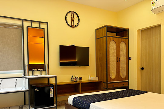 Hotel Ambassador by Anuj Kumar Singh located in Lanka, Varanasi.