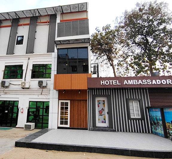 Hotel Ambassador by Anuj Kumar Singh located in Lanka, Varanasi.